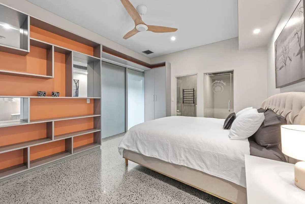 The Sands On Margate Beach Woody Point Holiday home